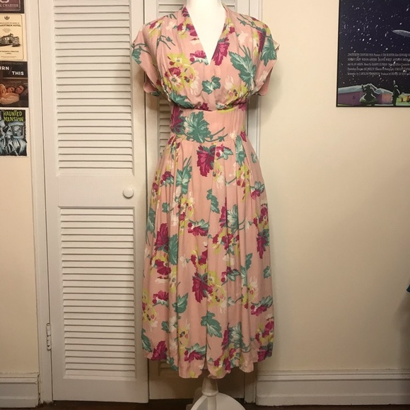 NWOT Emily & Fin Pink Floral Dress - S - Picture 3 of 6